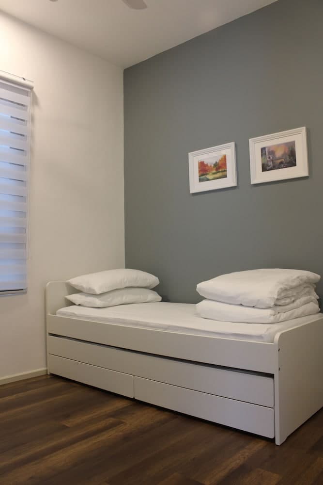 Mountain & Theme Park Views' Cozy Suite