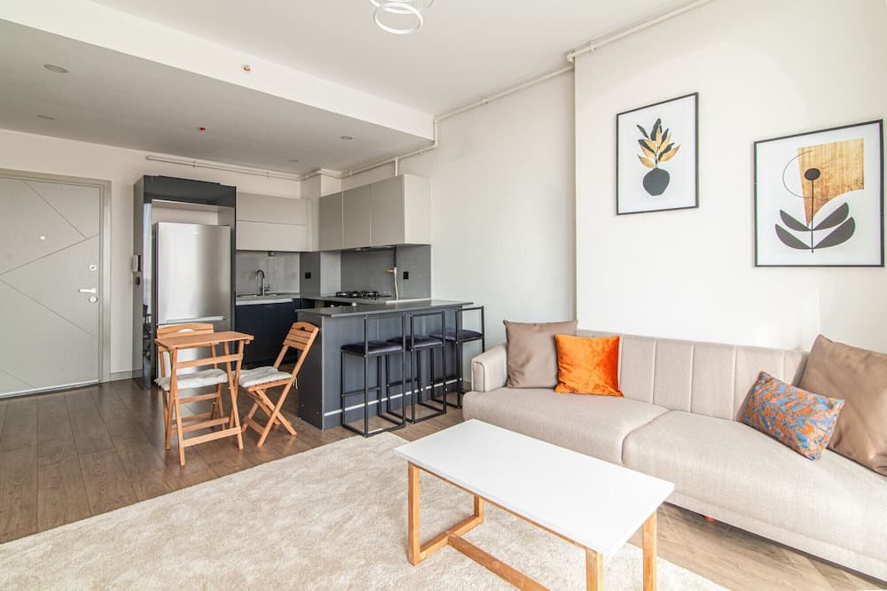 Dreamy Flat Close to Shopping Malls in Avcilar