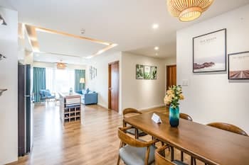 Cozrum Homes - Phoenix DIC Apartment