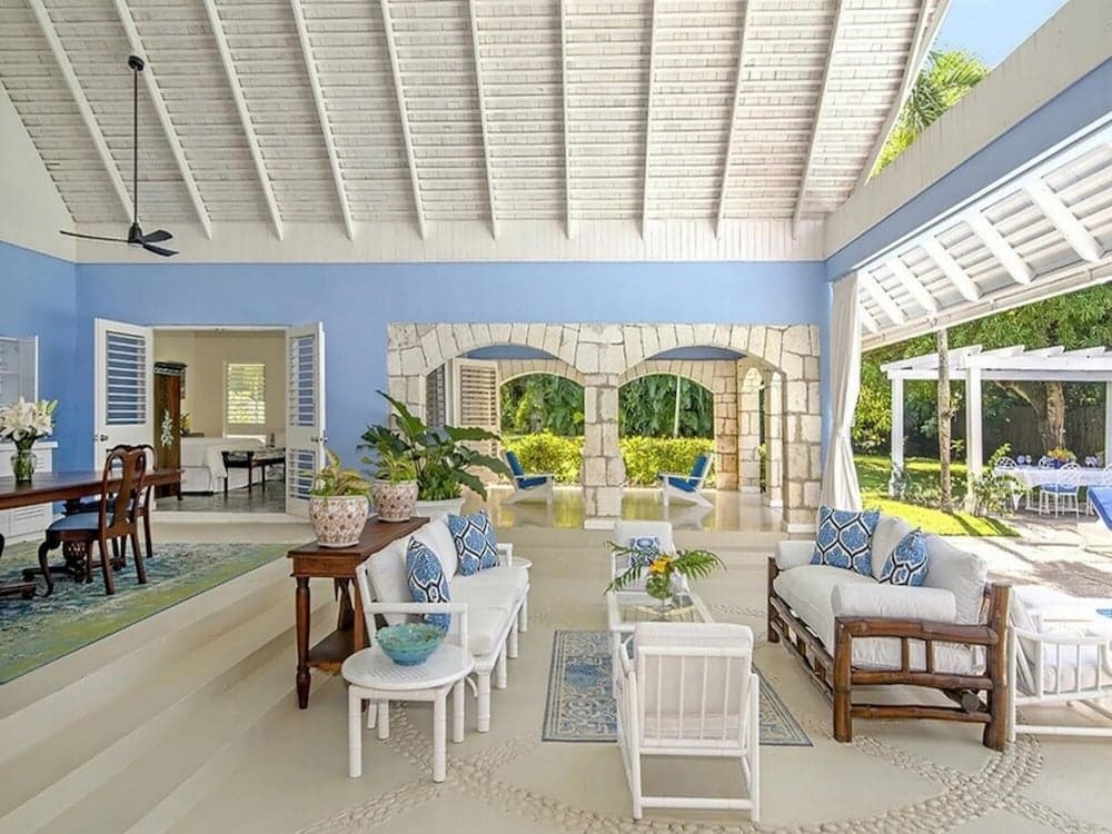 Sunny Vacation Villa 25