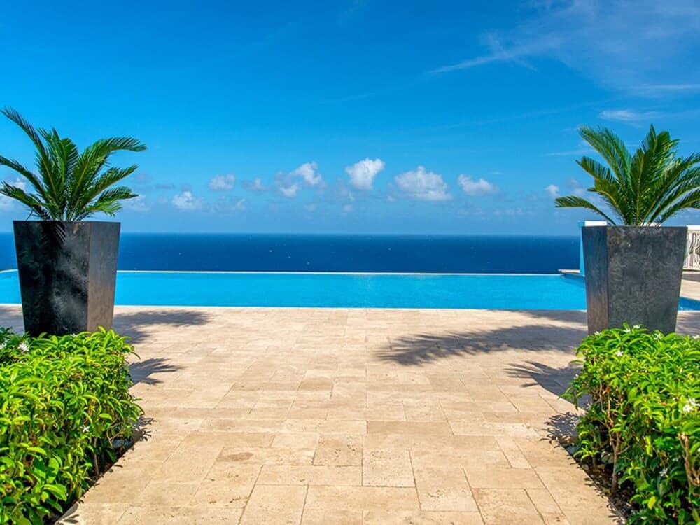 Sunny Vacation Villa 18