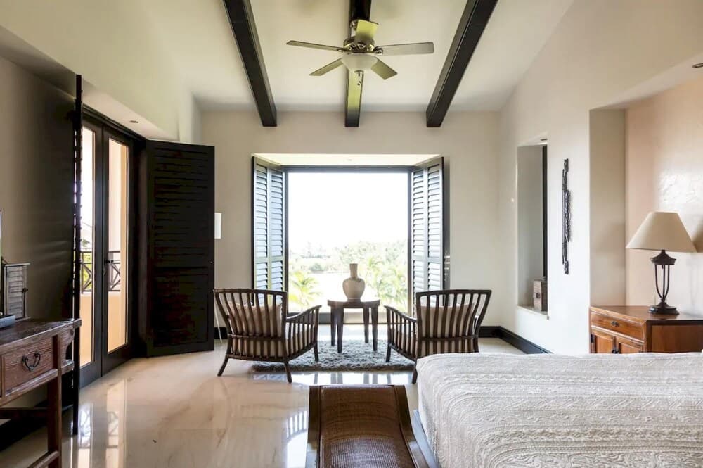 Sunny Vacation Condo 7