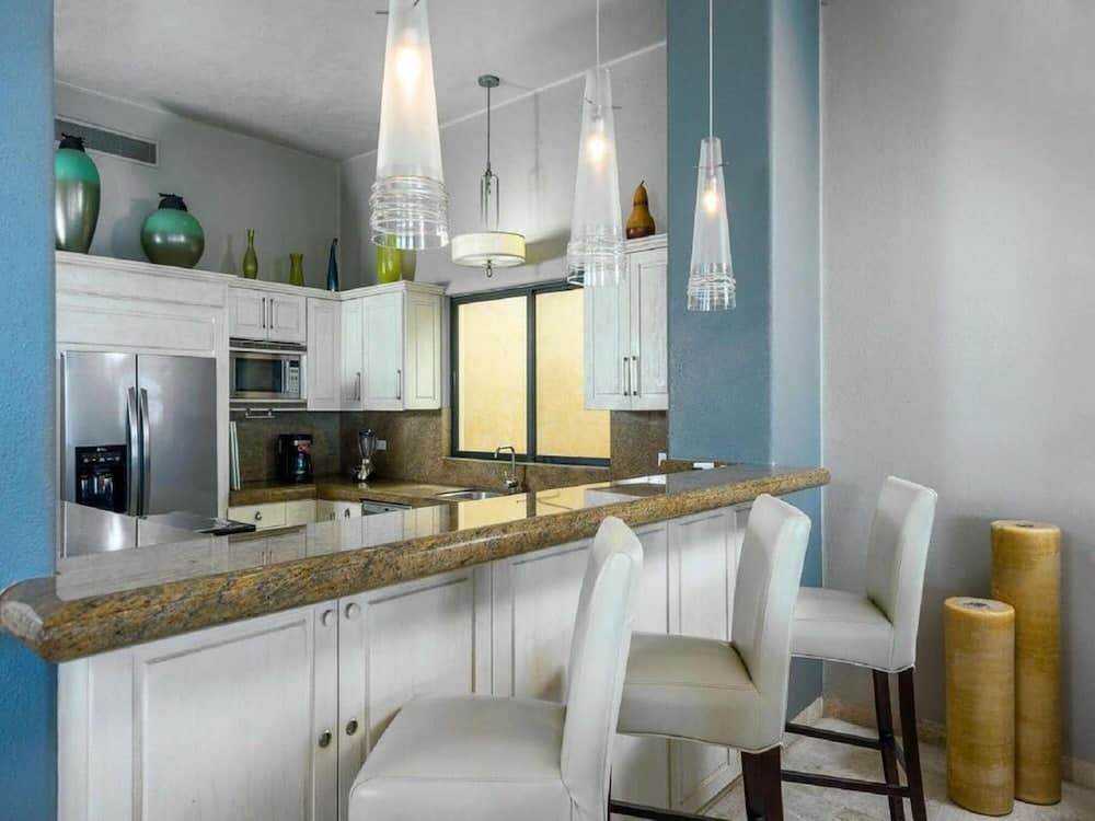 Sunny Vacation Villa 92