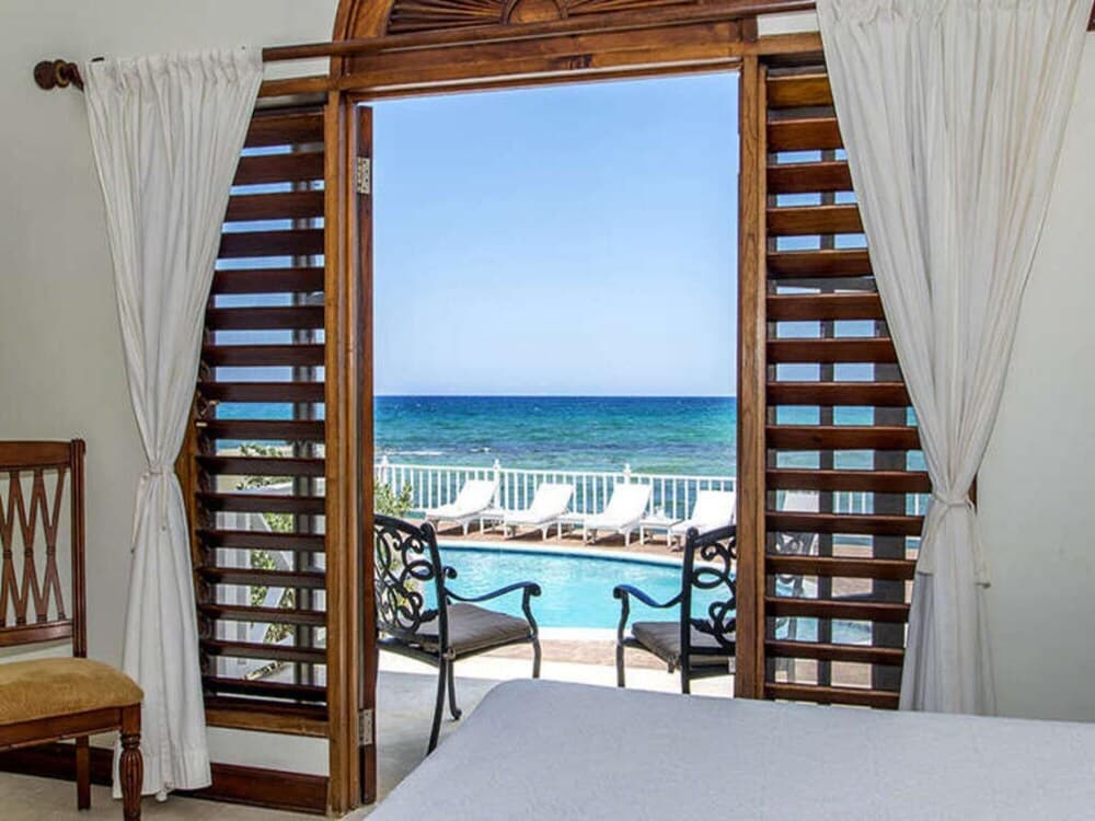 Sunny Vacation Villa 21