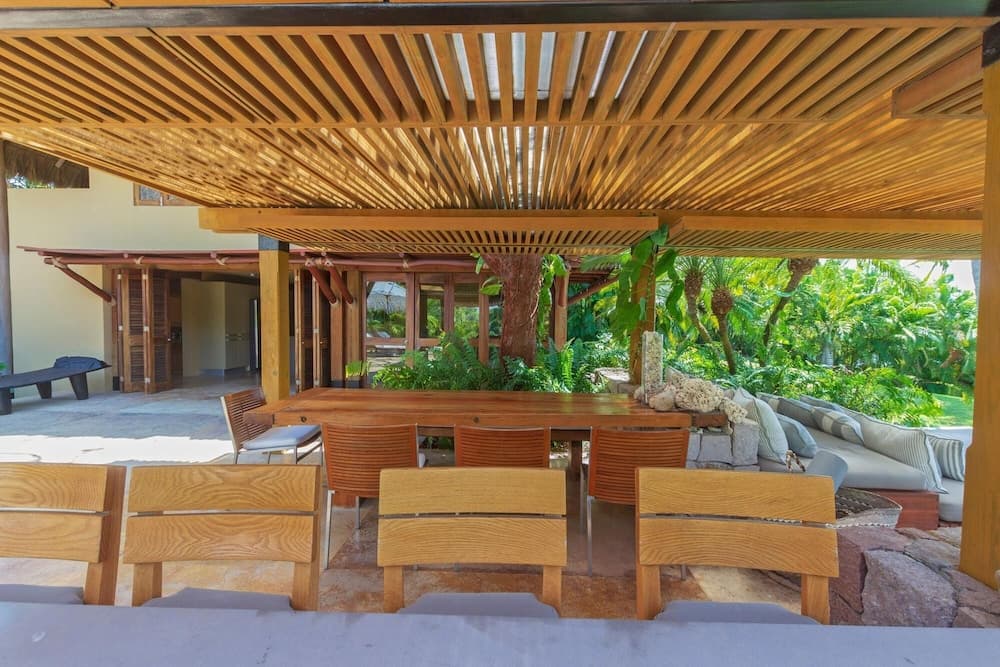 Sunny Vacation Villa 45