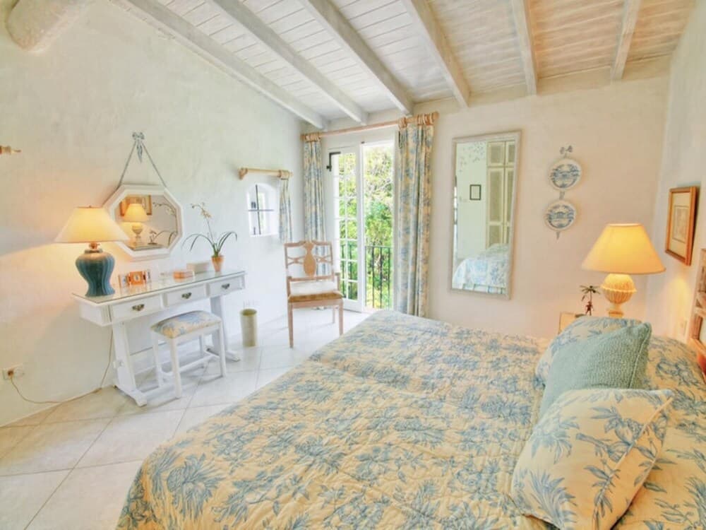 Sunny Vacation Villa 15