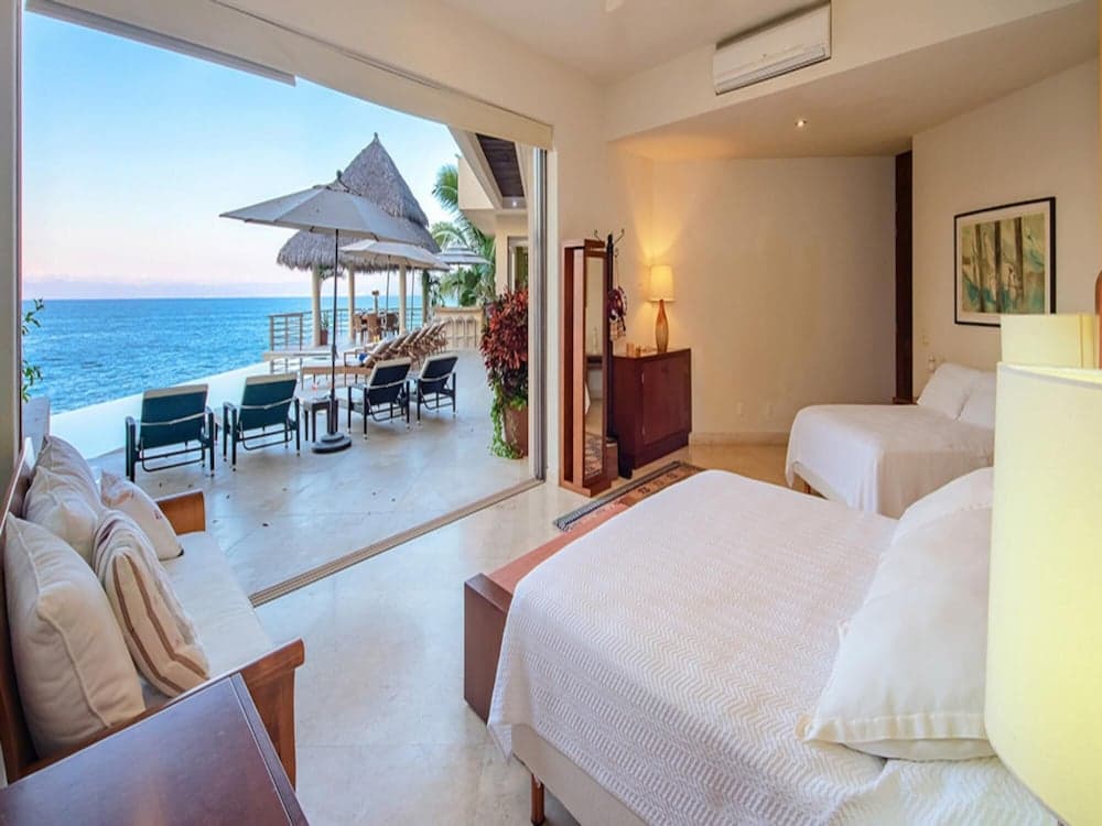 Sunny Vacation Villa 61