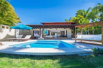 Sunny Vacation Villa 46