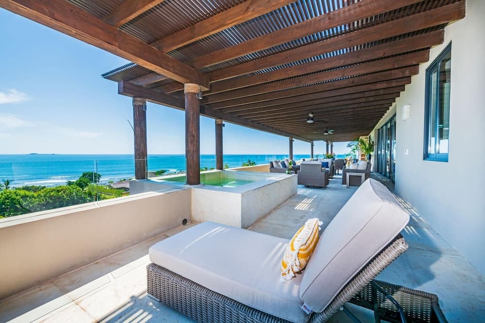 Sunny Vacation Villa 83