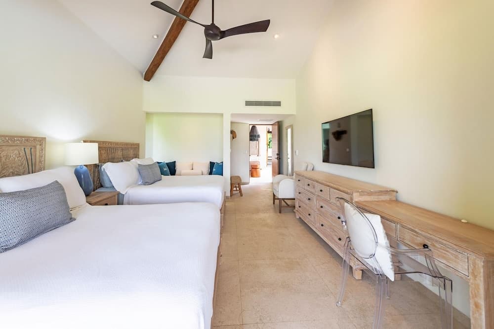 Sunny Vacation Villa 57