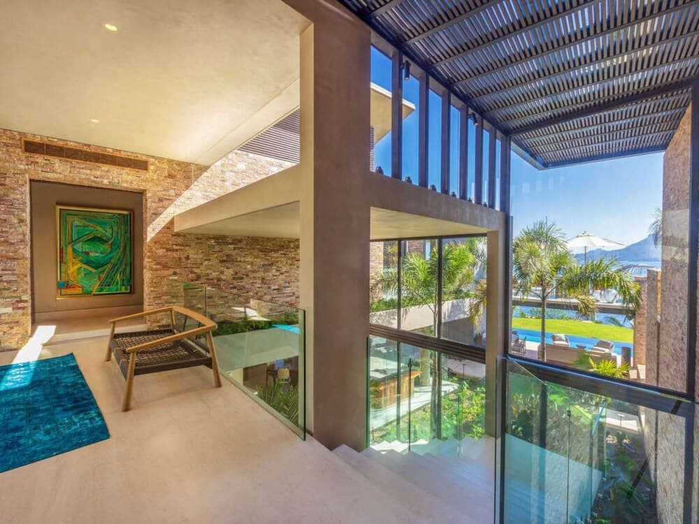 Sunny Vacation Villa 12