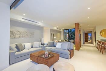 Sunny Vacation Condo 6