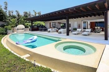 Sunny Vacation Villa 69