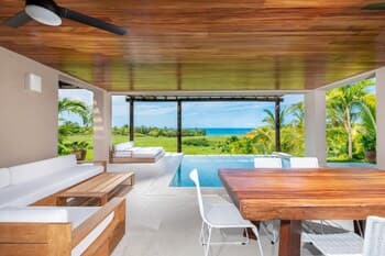 Sunny Vacation Condo 3