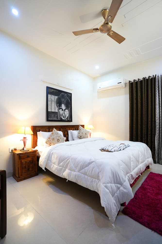 Lime Tree Luxury 3Bhk Serviced Apartment