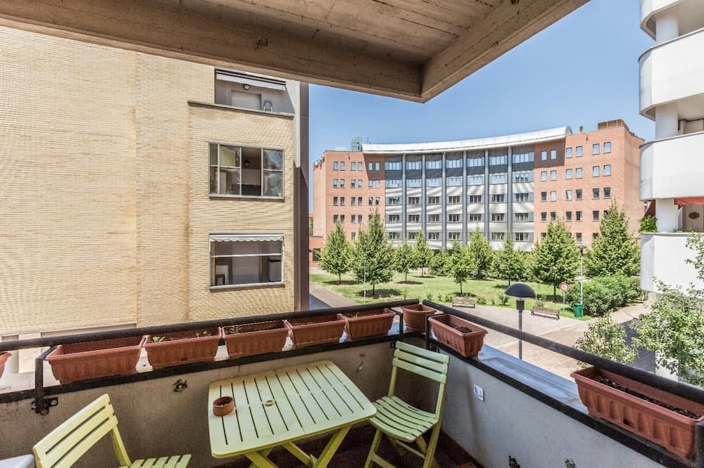 Dossetti in Bologna With 1 Bedrooms and 1 Bathrooms