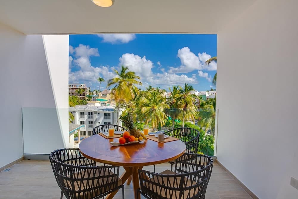 Stylish and Spacious Penthouse With Bbq and Picuzi