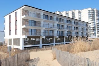 Bimini 106 2 Bedroom Condo by Redawning