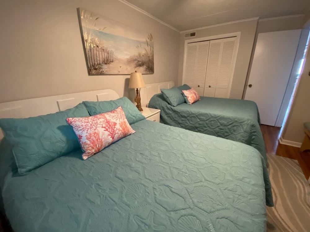 Thunder Island 109c 2 Bedroom Condo by RedAwning