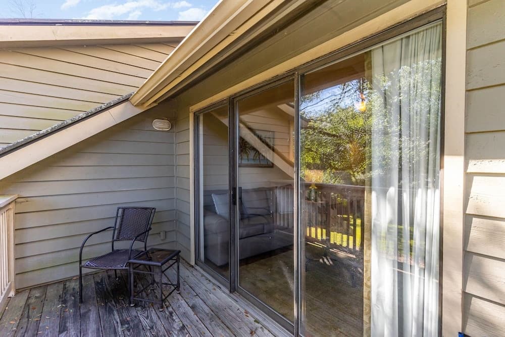 Updated 3 Bedroom Bathroom Villa, 13D Richmond Park Villa