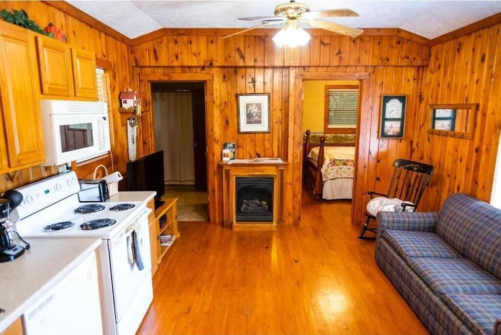 Mountain Aire Cottages, Inn, & Glamping