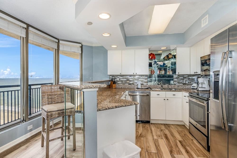 Exquisite 2 bedroom ocean view unit - 2003 Brighton - Kingston Plantation 2 Condo