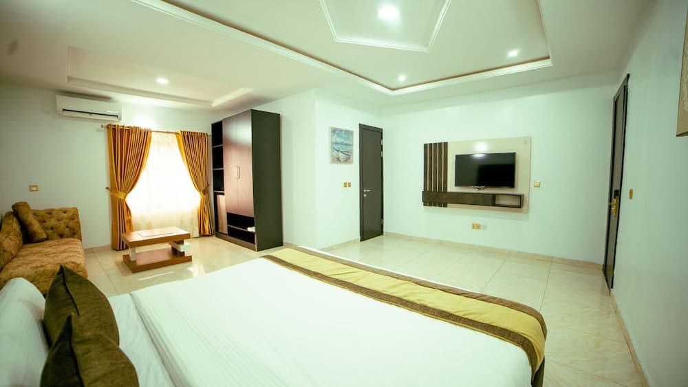247 Luxury Hotel & Apartment Ajah