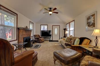 Serene Creek Side Cottage Retreat