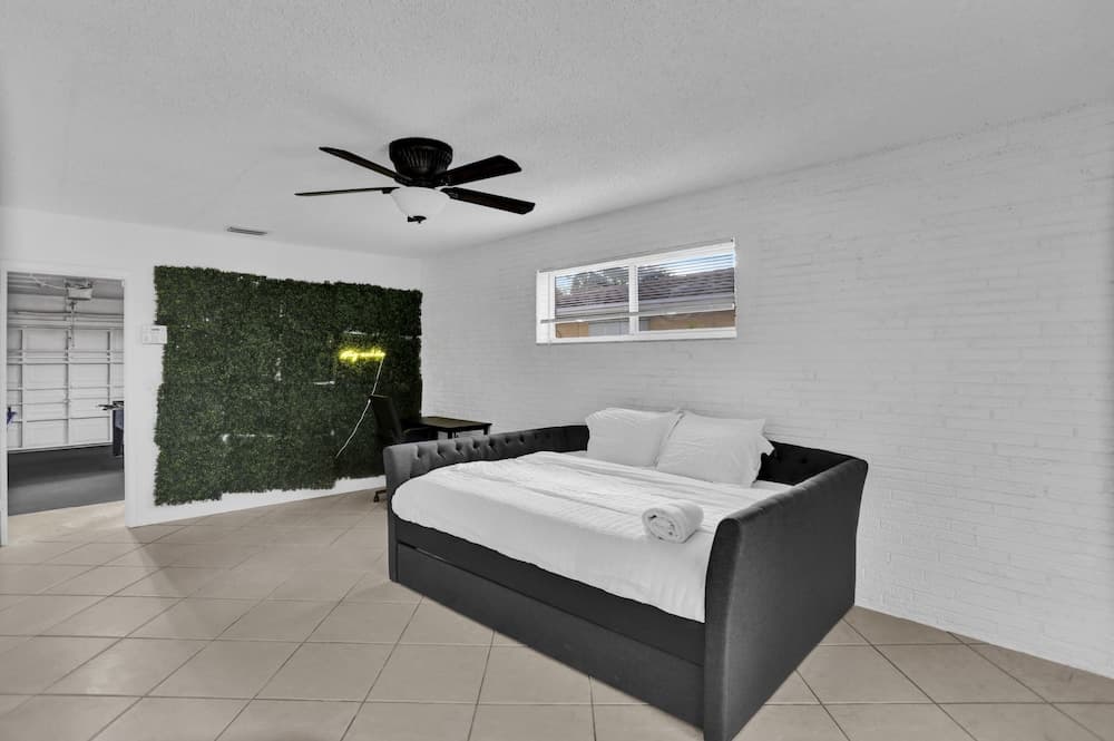 Cleveland Tropical Oasis & Private Pool