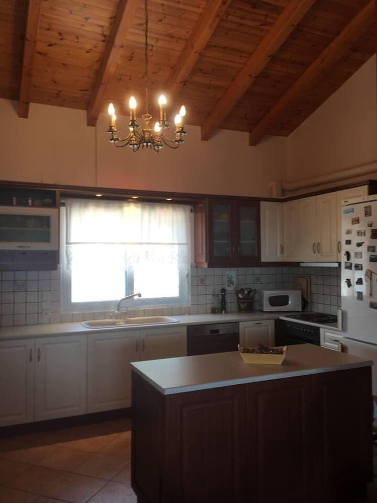 Immaculate 3-bed House in Ermioni