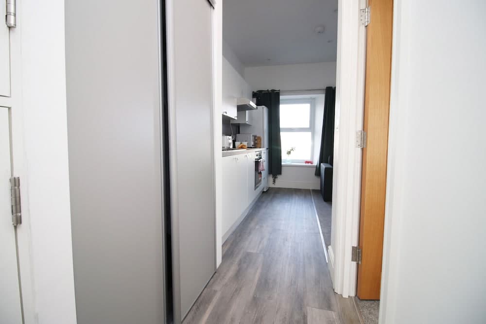 Western Way 2 by Tŷ SA in Newport