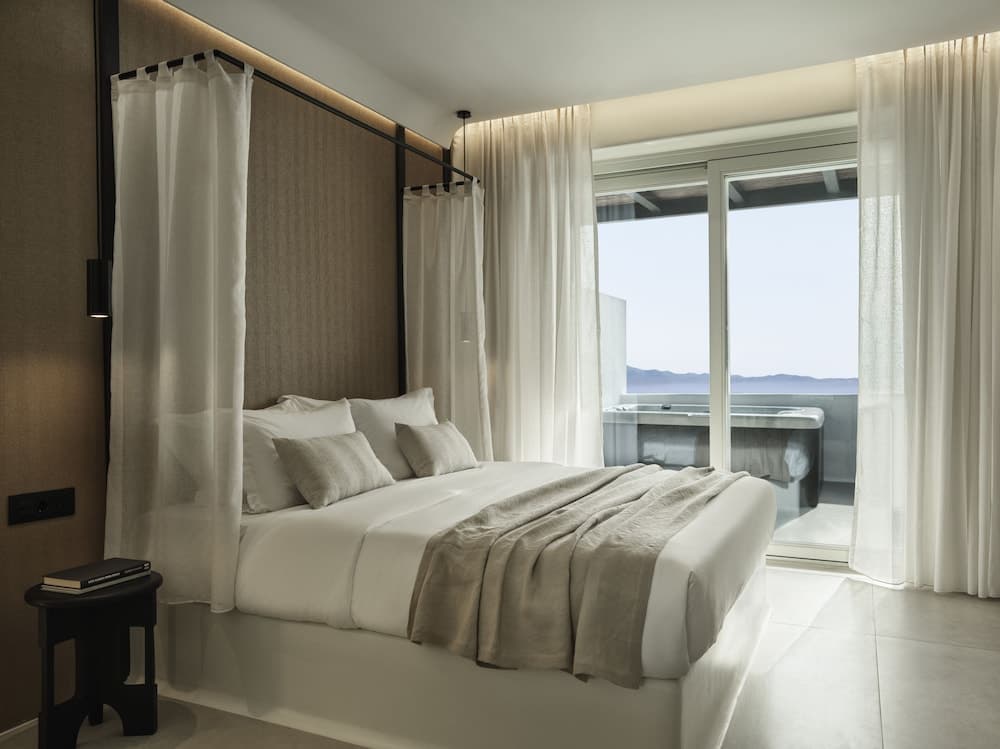 Ezio Bo Luxury Living