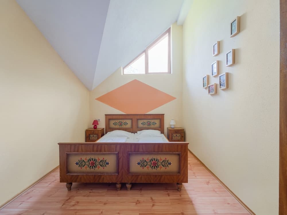 Quaint Alpine hut in the Stubaital With Sauna