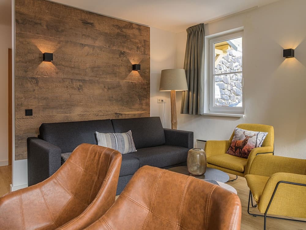 Hilltop Apartment in Viehhofen With hot tub