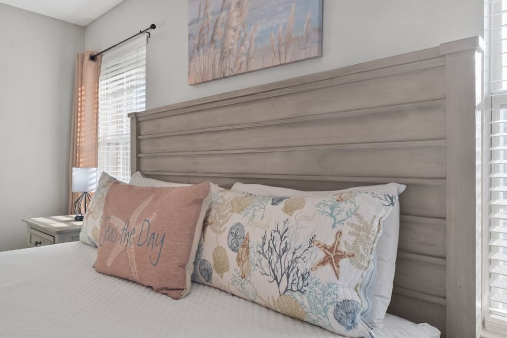 Shore To Please 4 Bedroom Home by RedAwning