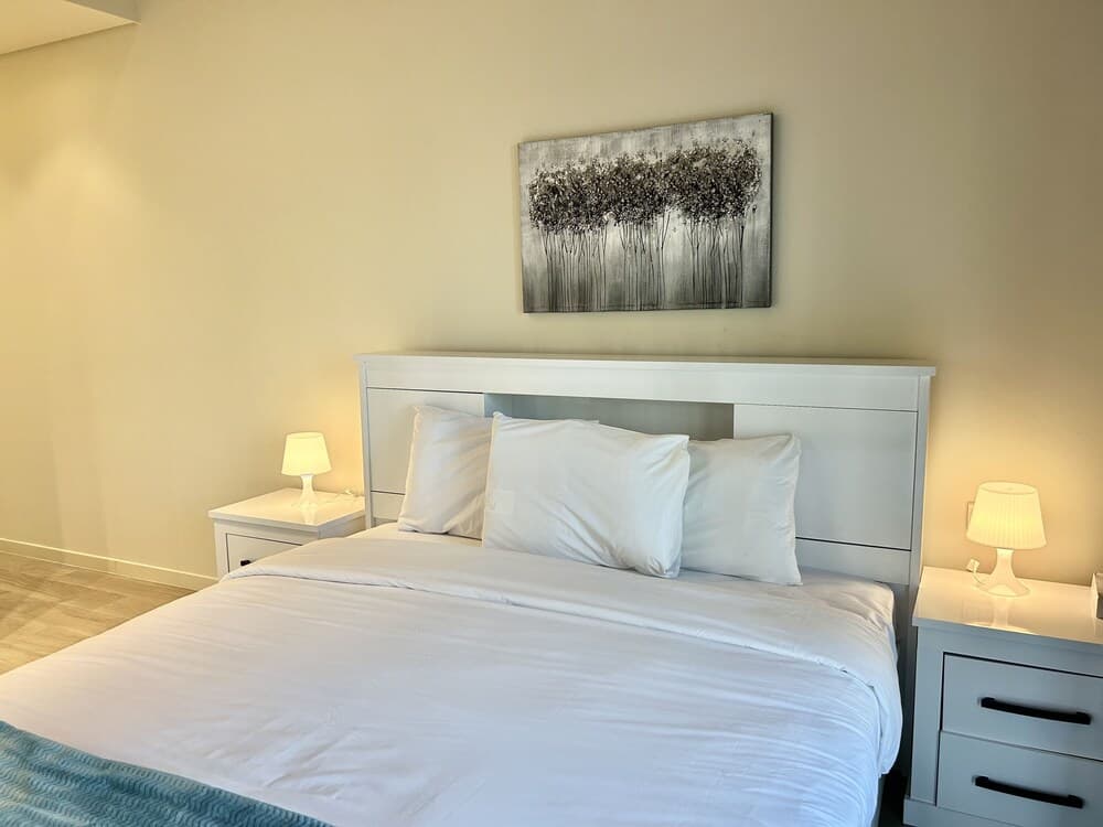 Gorgeous 1bedroom With Balcony at Park View Dubai