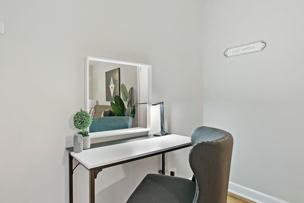 Cozy 1BR Serene Apt in Bowmanville