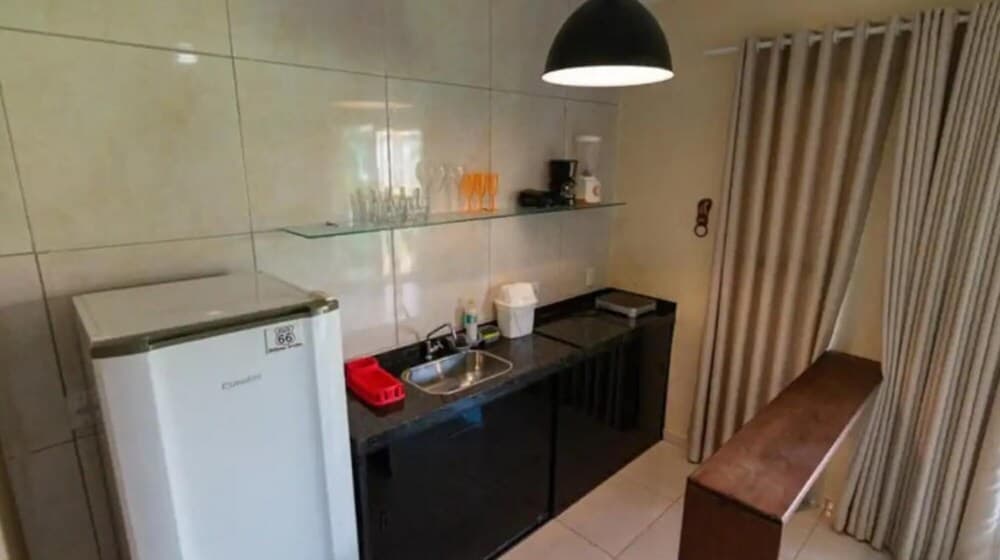 Chal Aconchegante com Vista Jardim em Vila - 04