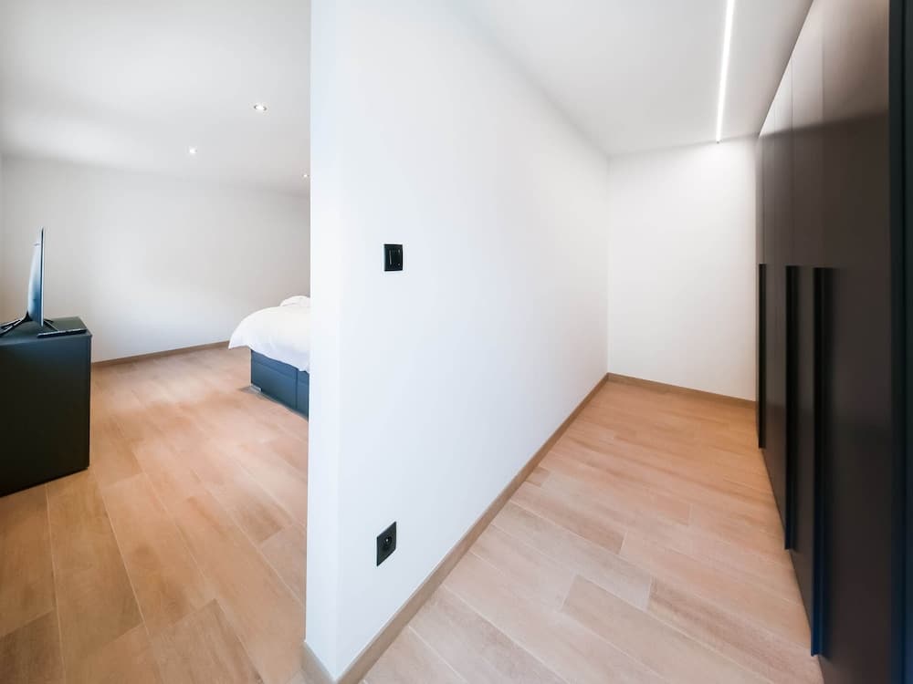 Comfort Near Historic Huy