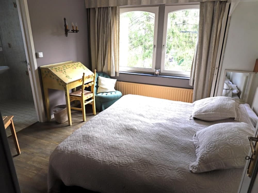 House in Rochefort With Large Park Where the Ave Flows