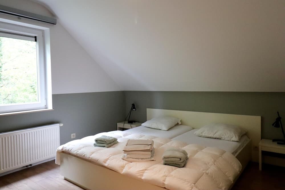 Quiet Infrared Sauna Retreat