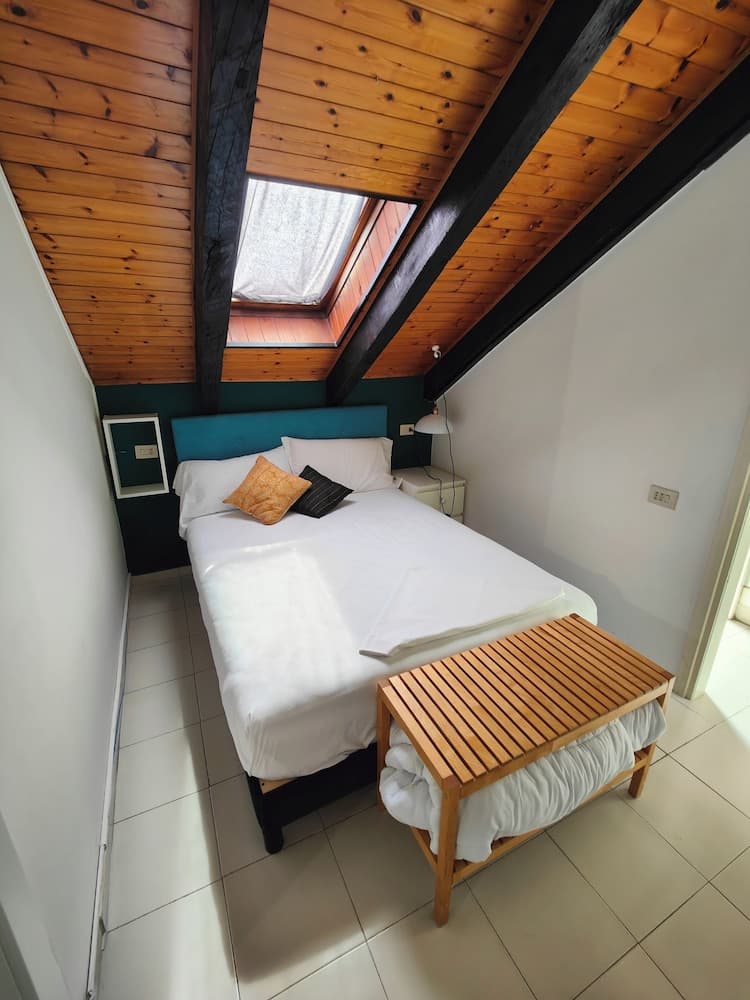 Mercanti Attic Version