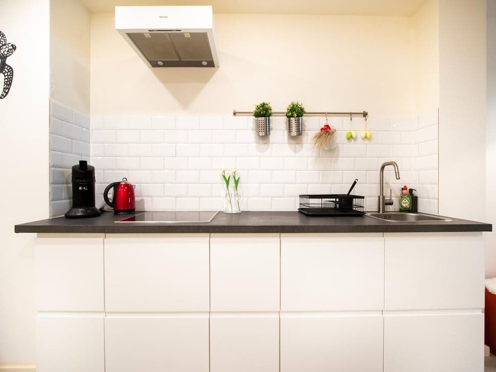 Sunny Ground Floor Escape