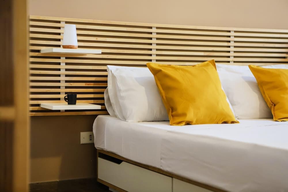 Fl go Pozzuoli by Wonderful Italy