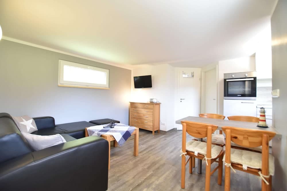 Ground-floor Getaway With Garden