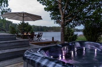 Gorgeous Villa Funkis Strömmen by Sea