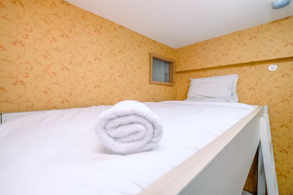 Nice And Elegant 2Br At Green Pramuka City Apartment