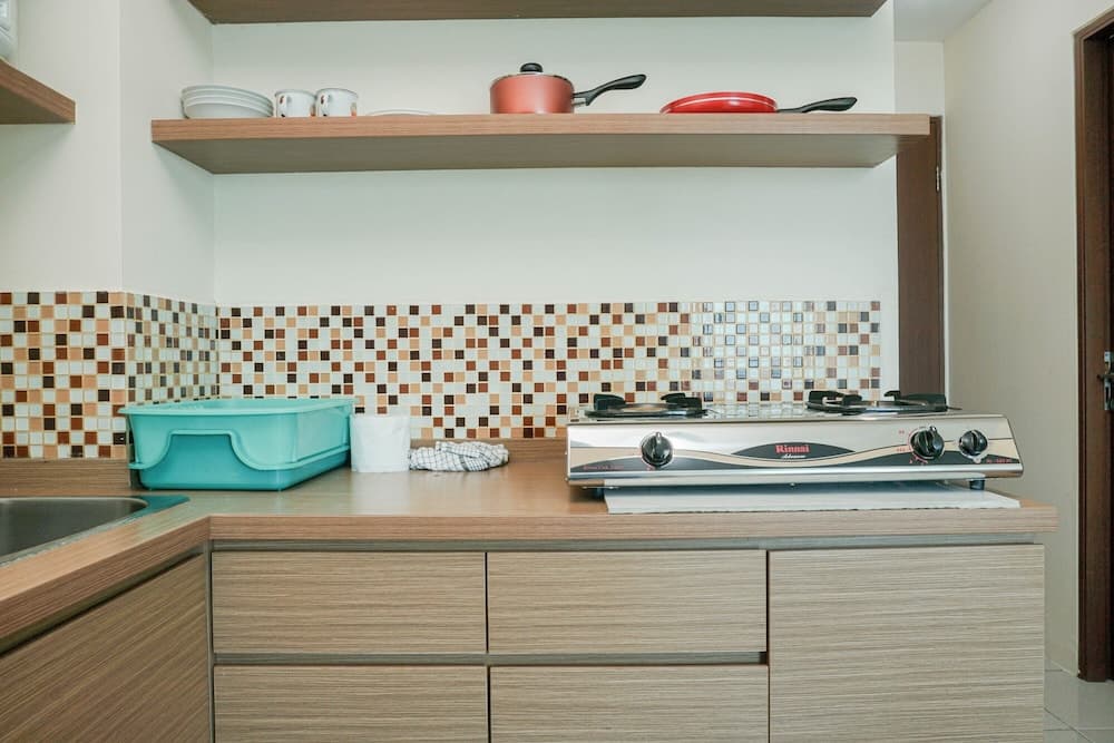 Cozy Living 1Br At Tifolia Apartment