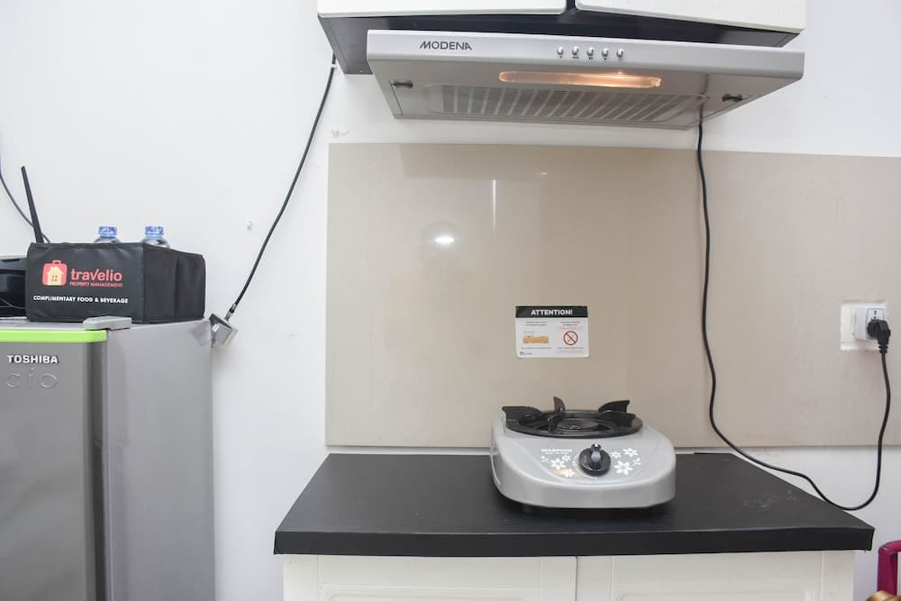 Cozy Stay And Homey Studio At Tifolia Apartment