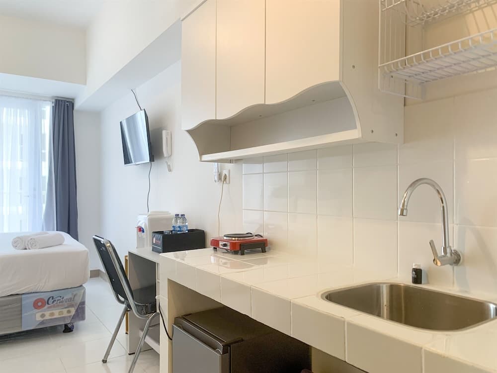 Compact And Homey Studio Tokyo Riverside Pik 2 Apartment